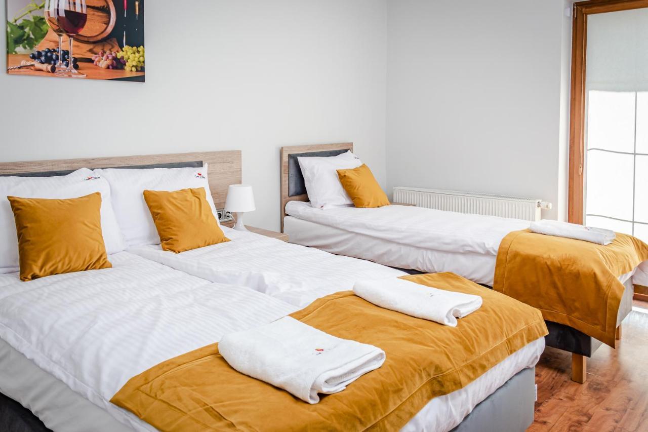 Hotel Sun & Wine à Pobierowo Extérieur photo