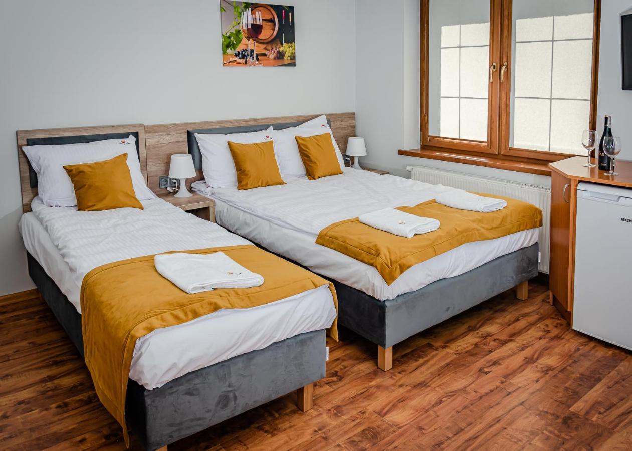 Hotel Sun & Wine à Pobierowo Extérieur photo