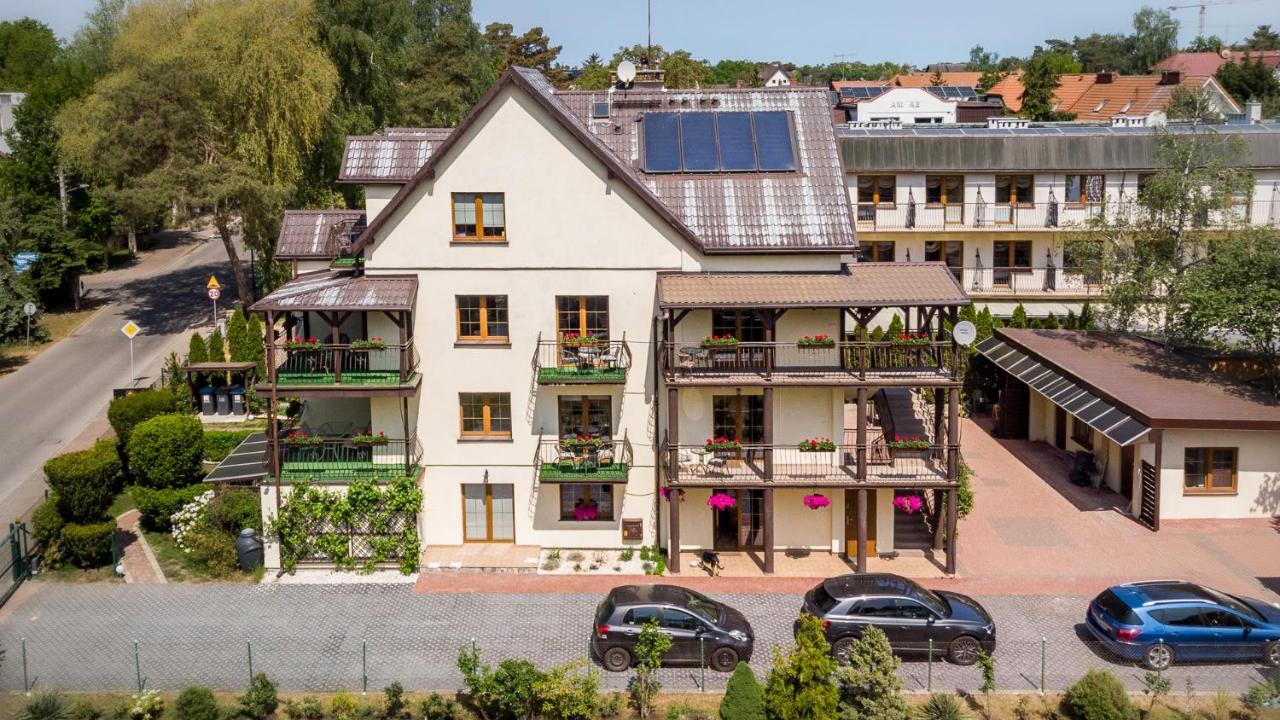 Hotel Sun & Wine à Pobierowo Extérieur photo